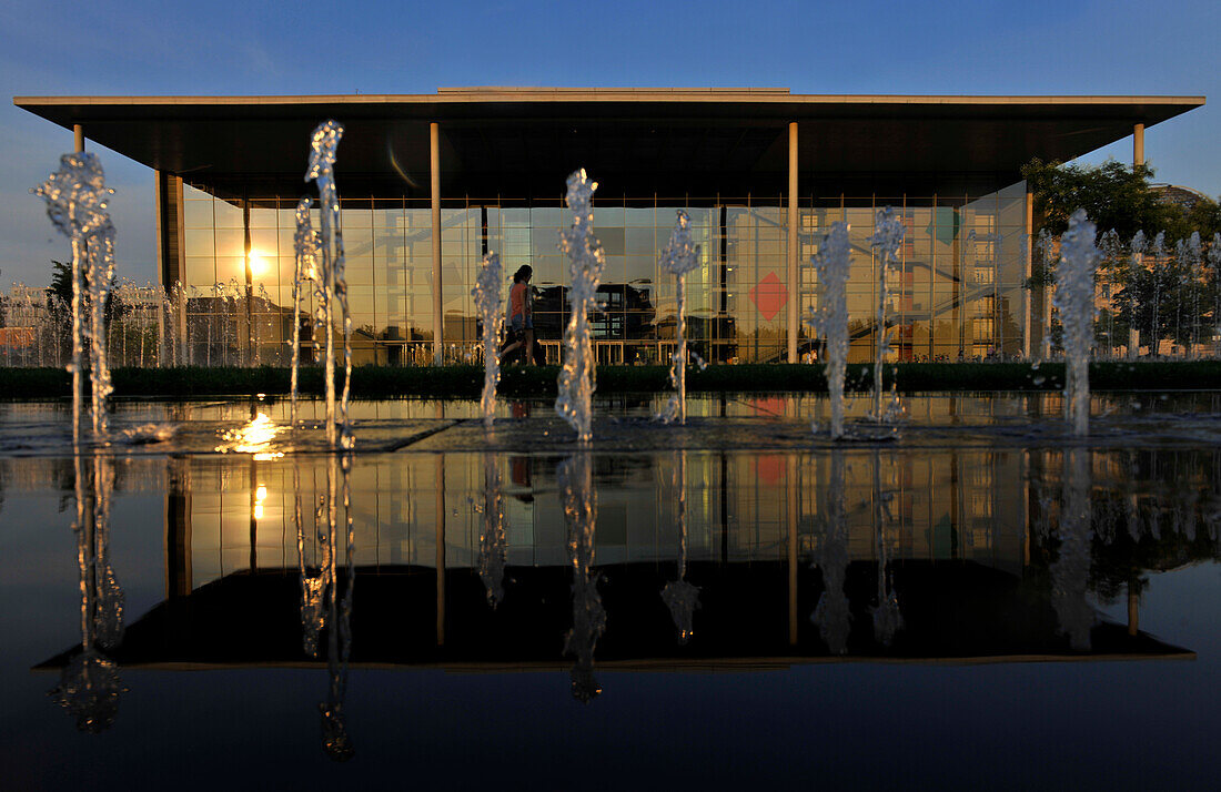 Paul-Loebe-Haus in the light of the evening sun, Mitte, Berlin, Germany, Europe