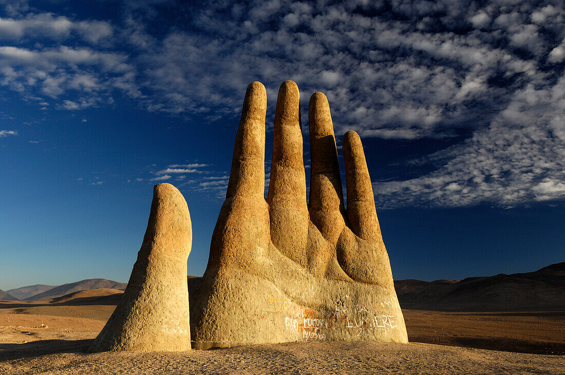 Chile, La Mano del desierto (sculpture at the south of Antofagasta)