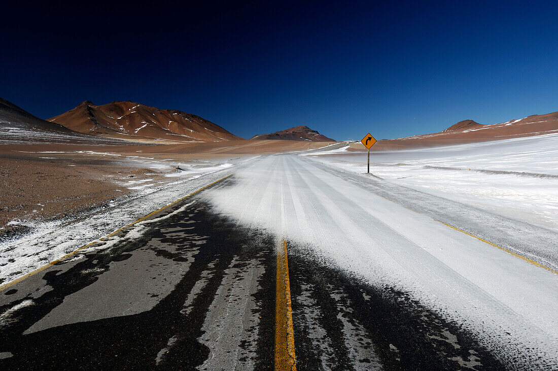 Chile, San Pedro de Atacama, Altiplano road with snow