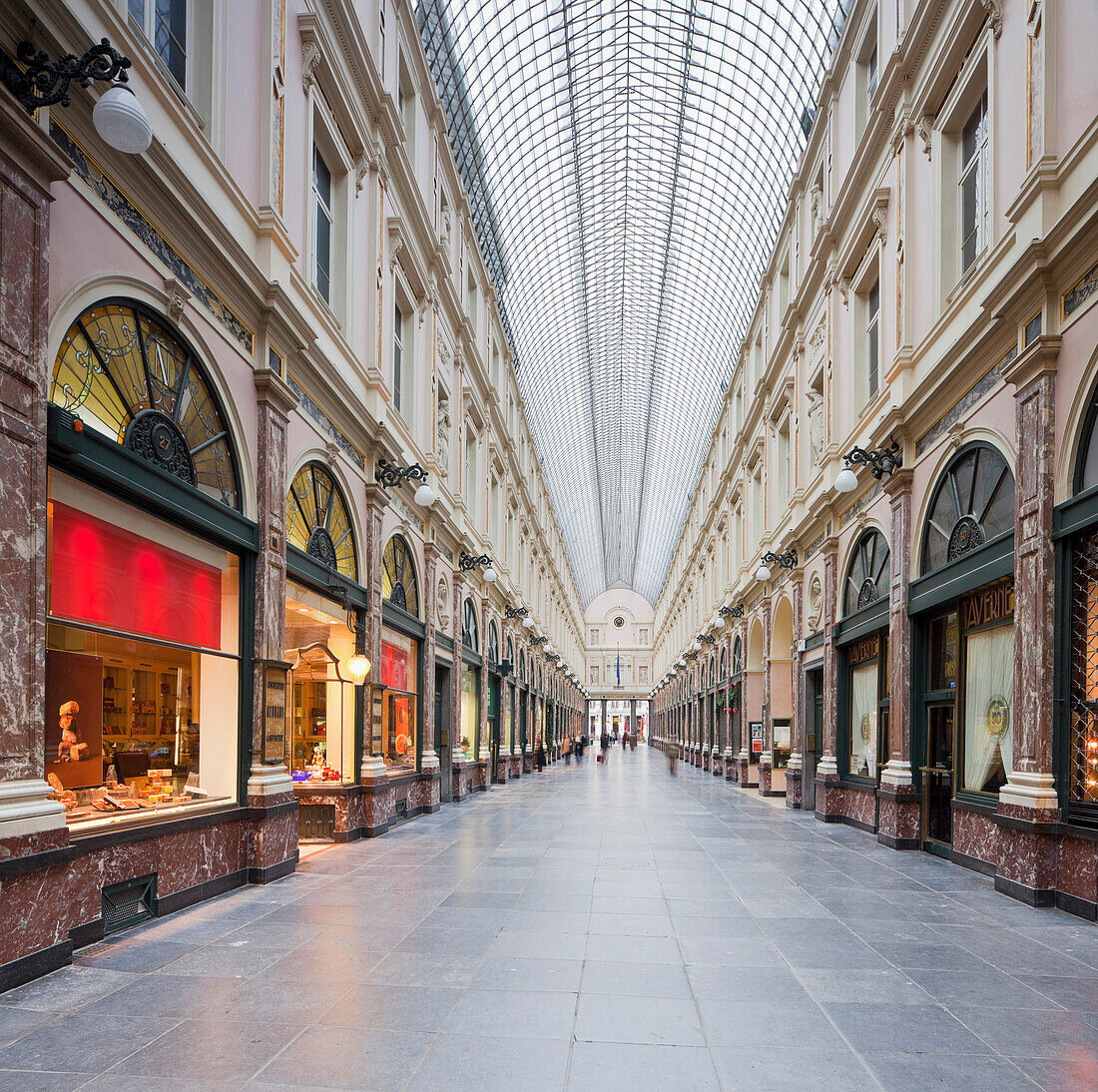 Geschäfte in der Einkaufspassage Galerie du Roi, Brüssel, Belgien, Europa