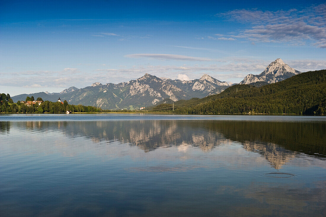 Lake Weissensee and mountain scenery, Fuessen, Allgaeu, Bavaria, Germany