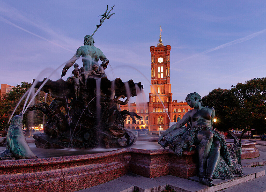 Neptunbrunnen, Rotes Rathaus, Alexanderplatz, Berlin Mitte, Berlin, Deutschland