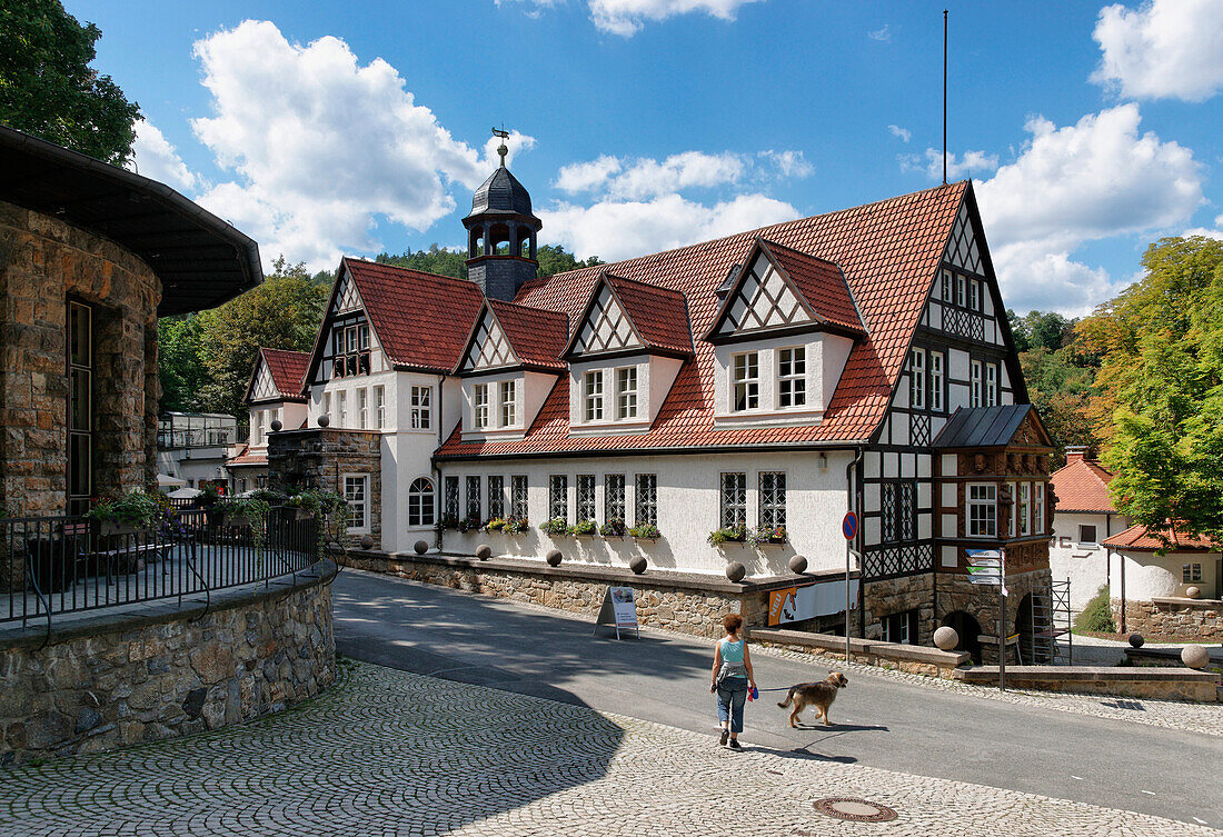 Quellenhaus mit dem Grottoneum, Saalfelder Feengrotten, Saalfeld, Thüringen, Deutschland