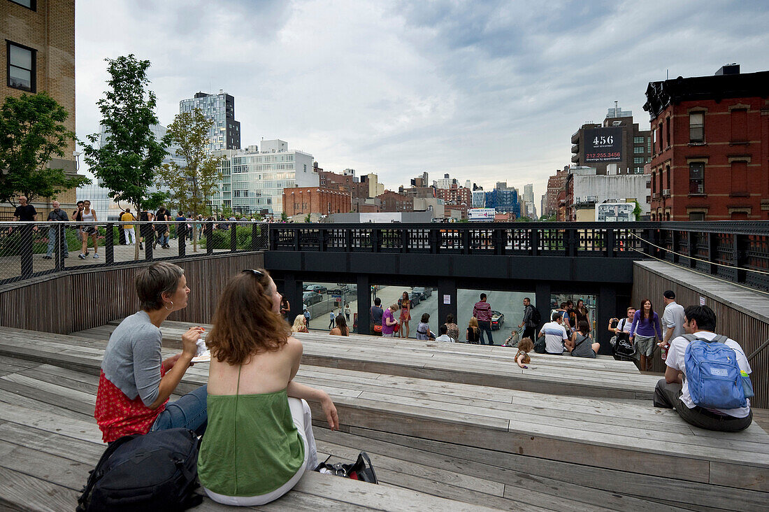 Urban theater, High Line Park, Meatpacking District, Manhattan, New York City, New York, USA