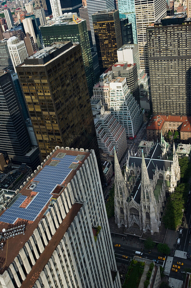 St. Patrick's Cathedral, Aussicht vom Rockefeller Center, Manhattan, New York, USA, Amerika