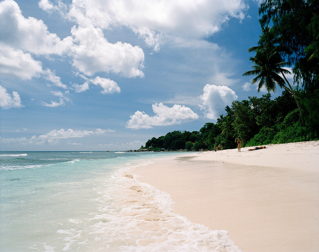 Strand Anse Severe im Sonnenlicht, nördwestliches La Digue, La Digue and Inner Islands, Republik Seychellen, Indischer Ozean