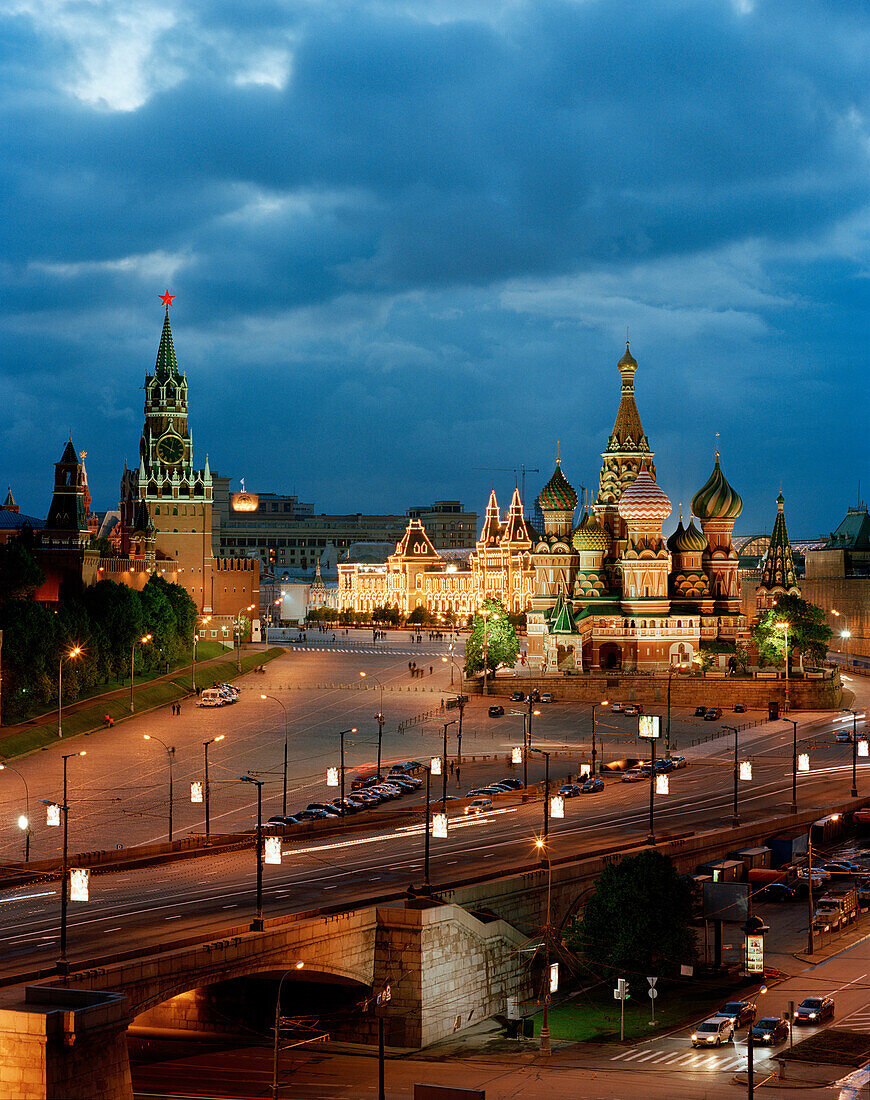 Blick vom Kempinski Hotel über Moskwa auf Basilius Kathedrale, Roten Platz und Kreml, Moskau, Russische Föderation, Russland, Europa