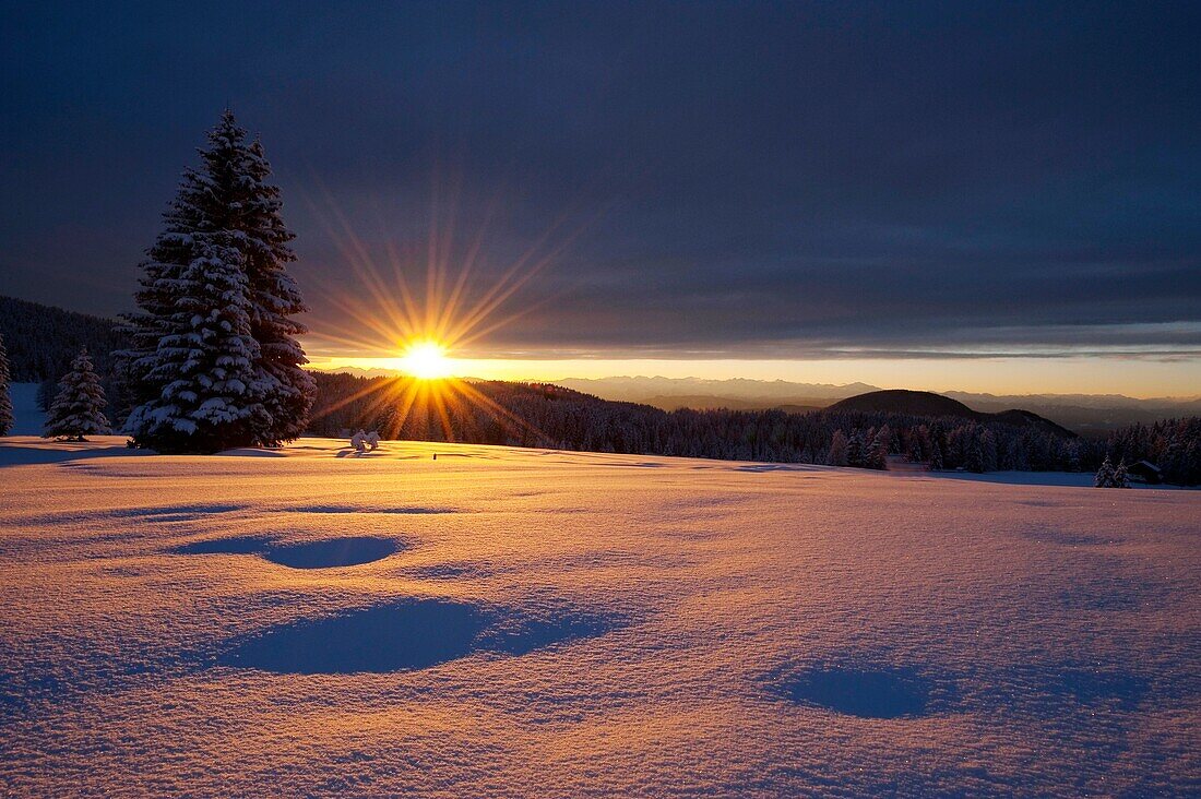 Winterlandschaft bei Sonnenuntergang, Naturpark Schlern, Südtirol, Alto Adige, Italien, Europa