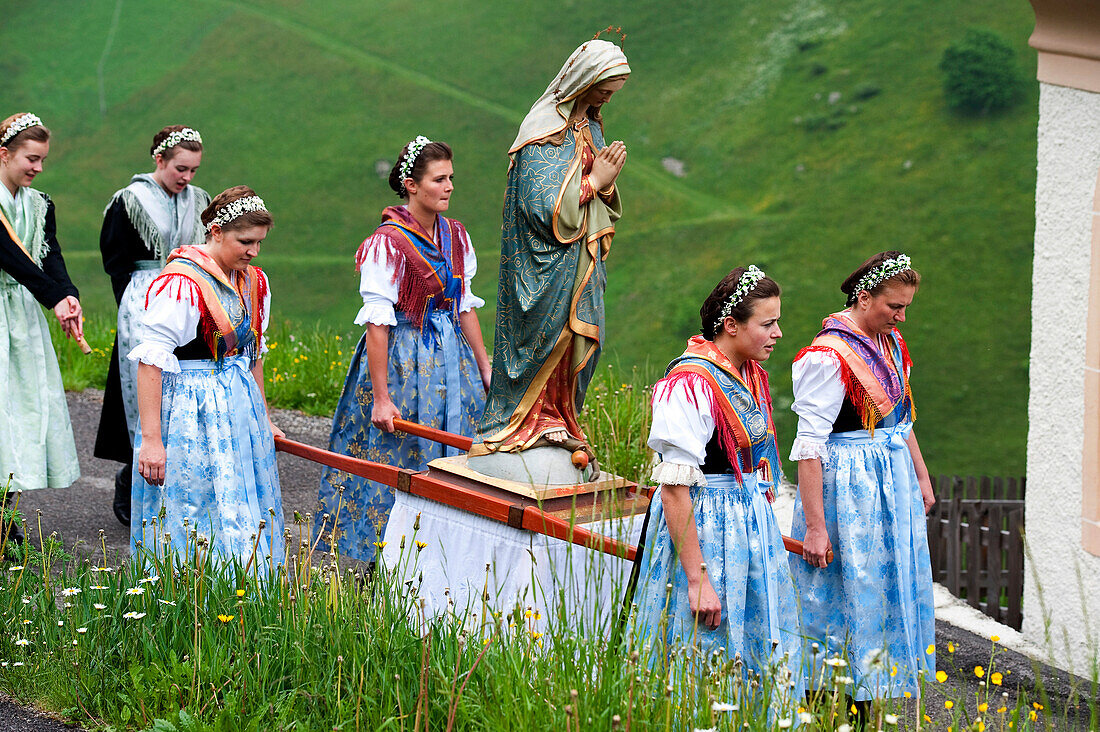 People in traditional costumes at a procession, Val Sarentino, South Tyrol, Alto Adige, Italy, Europe