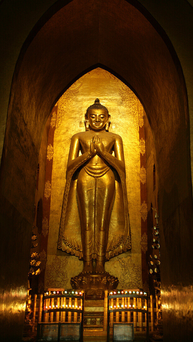 Golden statue of Buddha, Statue of Buddha at Bagan temple in Burma (Myanmar).