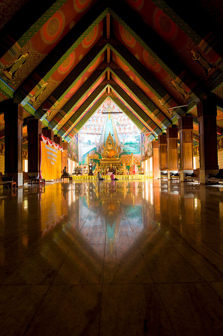 Main prayer hall of Wat Sri Pra Du, Ubon Ratchathani, Isan, Thailand, Asia