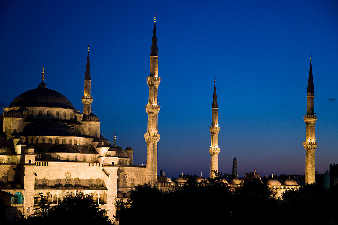 Blue Mosque at dusk, Istanbul, Turkey