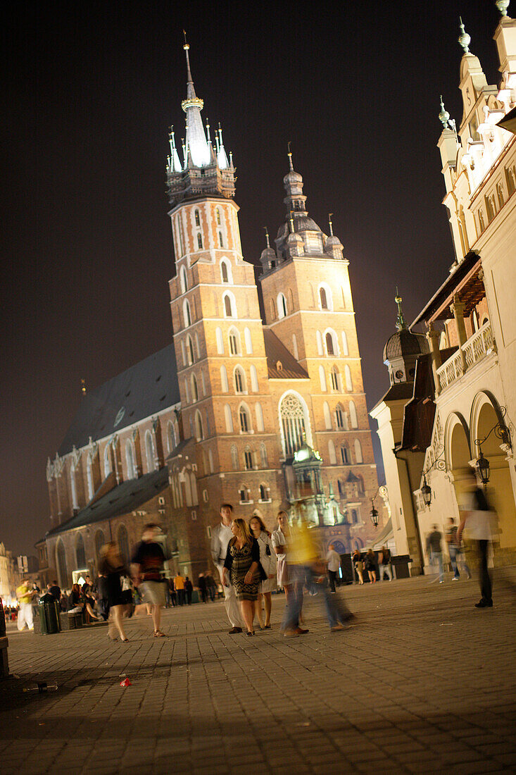 Marktplatz mit Marienkirche, Krakau, Polen