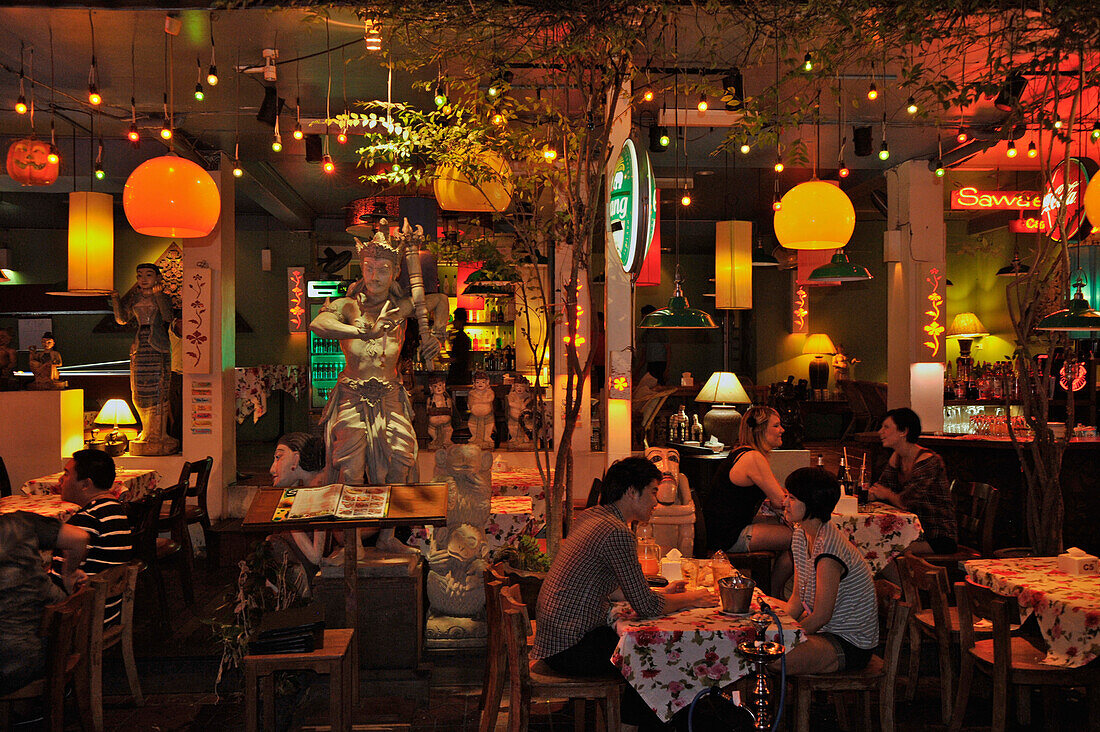 Tourist in front of restaurant, sitting at tables, Khao San Road, Banglampoo, Bangkok, Thailand, Asia
