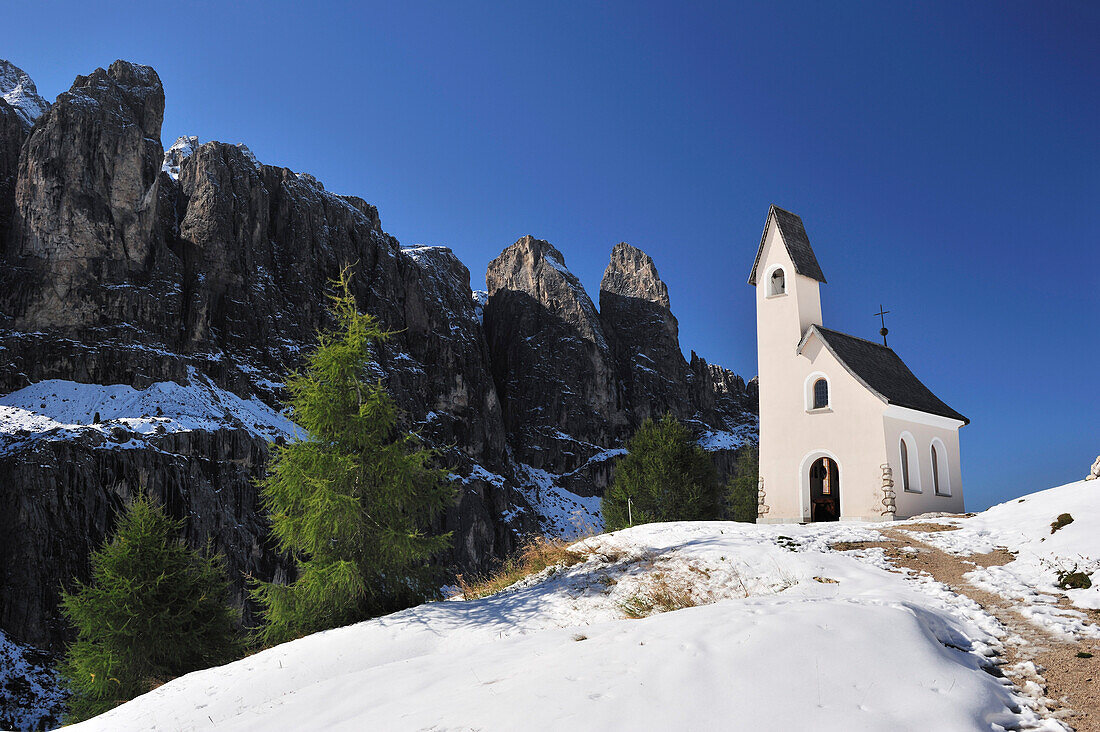 Chapel with Sella range, Dolomites, UNESCO World Heritage Site, South Tyrol, Italy