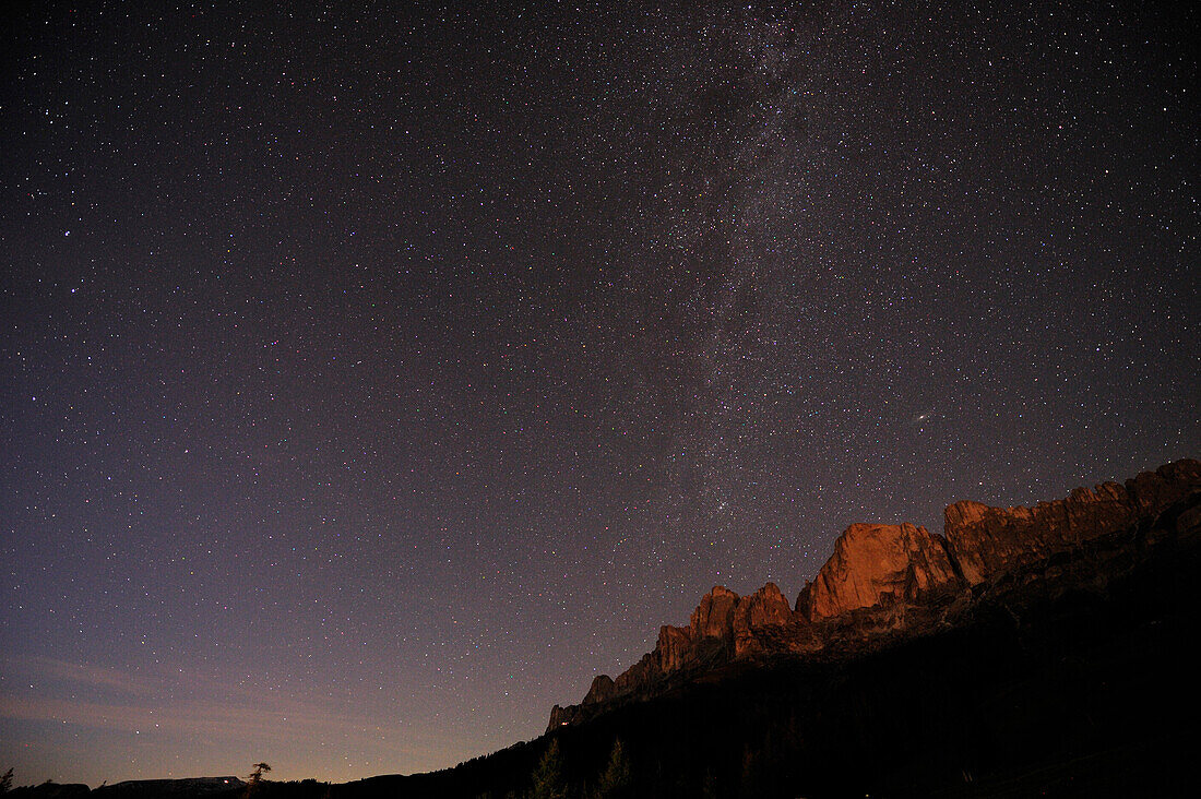 Sternenhimmel über der Rotwand, Rosengarten, Dolomiten, UNESCO Weltnaturerbe, Südtirol, Italien