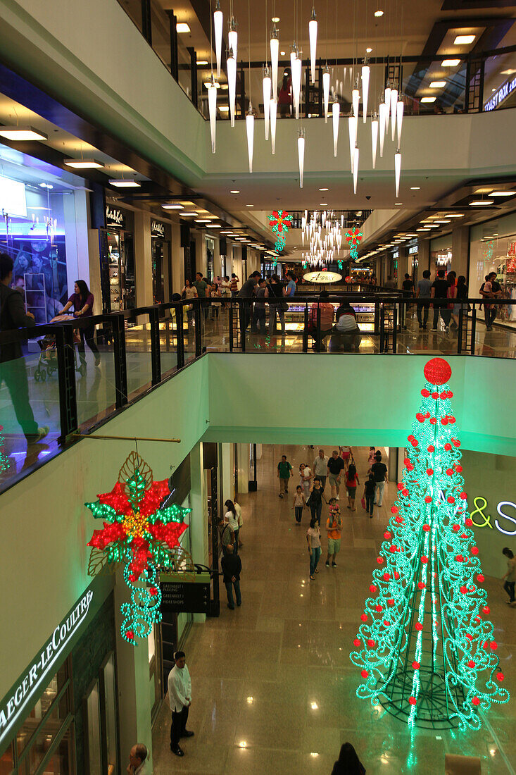 Weihnachtsbaum, Einkaufszentrum Greenbelt 5,  Makati, Manila, Makati City, Manila, Insel Luzon, Philippinen