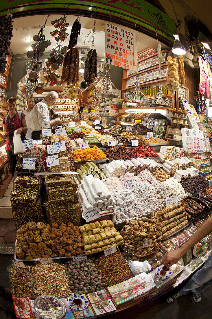Stall at Egyptian Bazaar, Misir Carsisi, Istanbul, Turkey, Europe