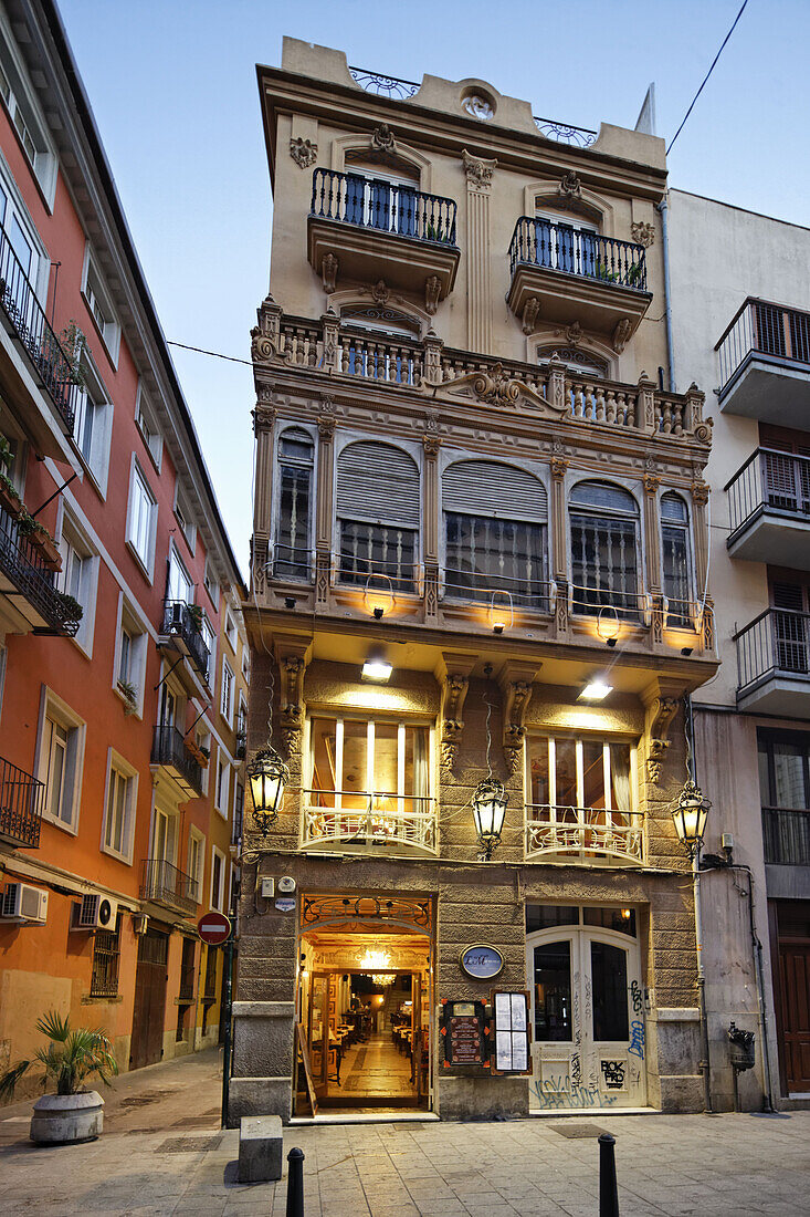 Restaurant La Mamma in the evening, Valencia, Spain, Europe