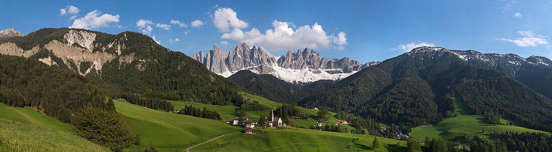 Bergdorf, Le Odle, Val di Funes, Südtirol, Trentino-Alto Adige, Italien