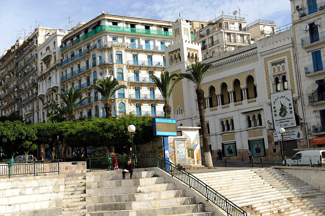 Algeria, Algiers, downtown, hôtel Albert 1st and mosque