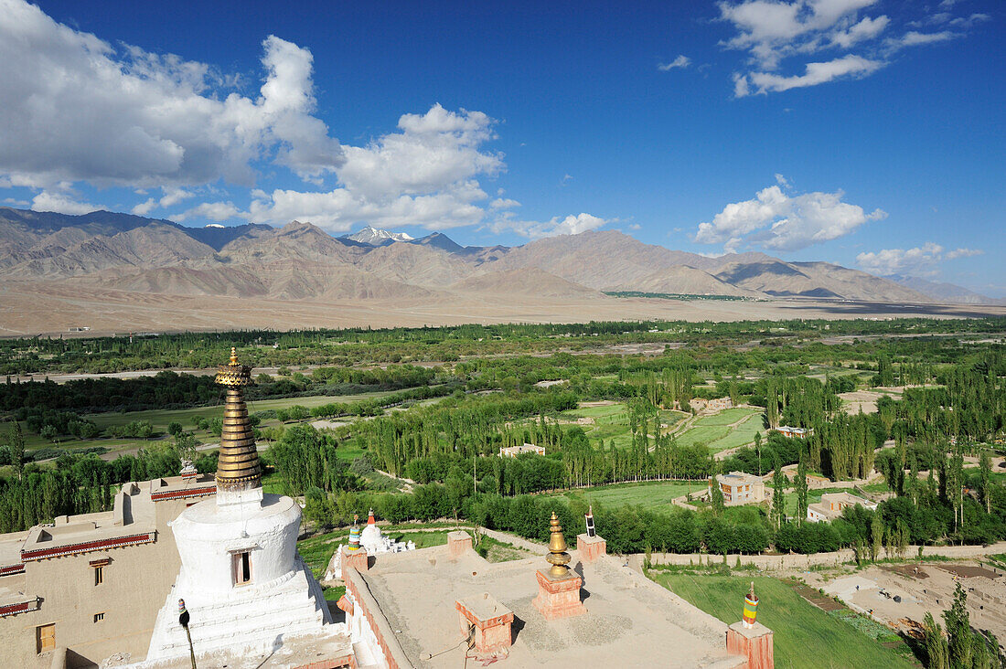 Stupa with view to valley of Indus, monastery of Shey, Leh, valley of Indus, Ladakh, Jammu and Kashmir, India