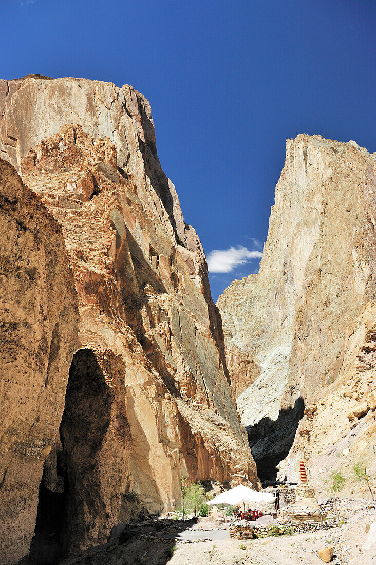Gorge between villages of Wanla and Honupatta, Zanskar Range Traverse, Zanskar Range, Zanskar, Ladakh, India