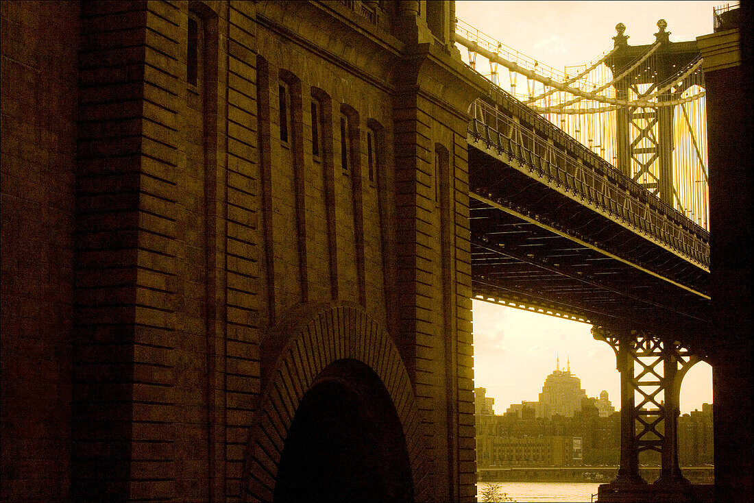 Manhattan Bridge, New York City, USA