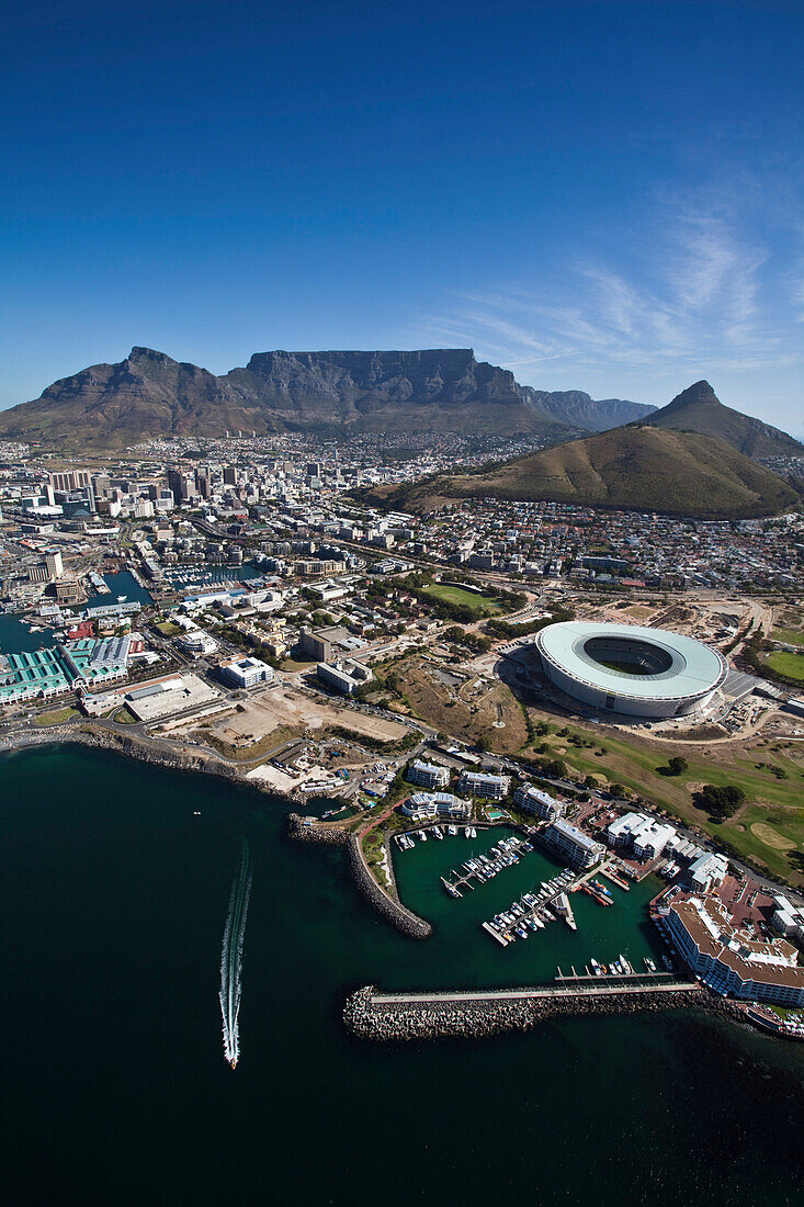 Blick auf und Greenpoint Stadion aus der Luft, Kapstadt, Westkap, Südafrika