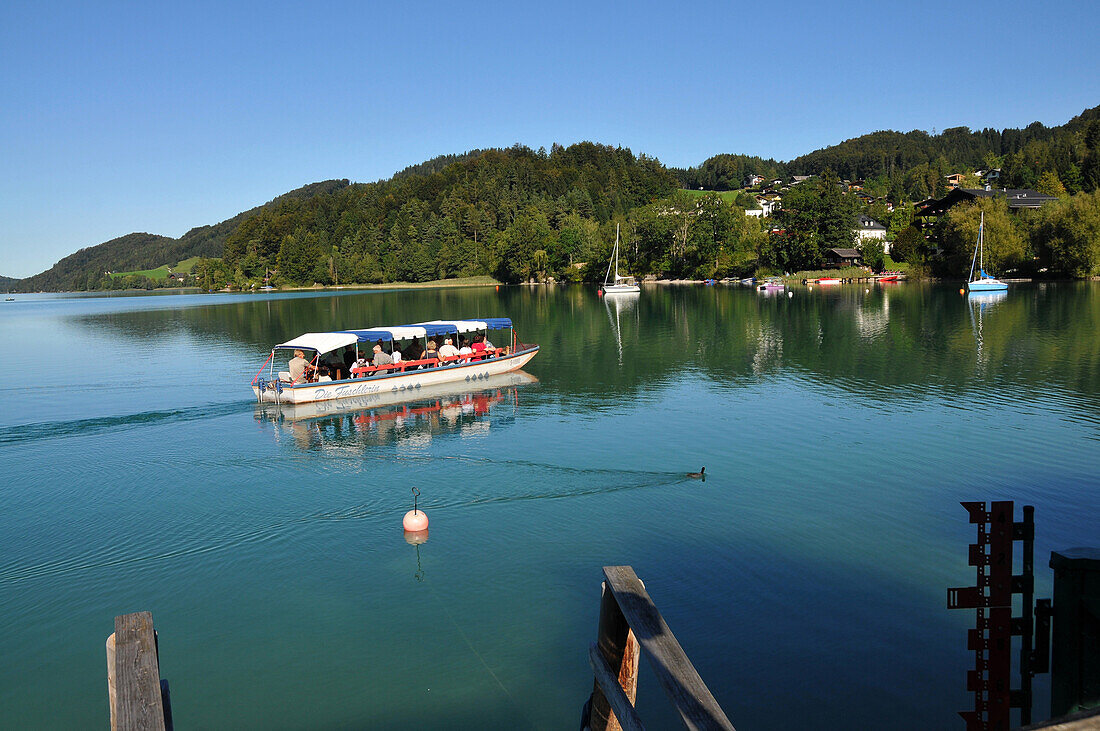 Ausflugsboot auf dem Fuschlsee, Flachgau, Salzburg, Österreich