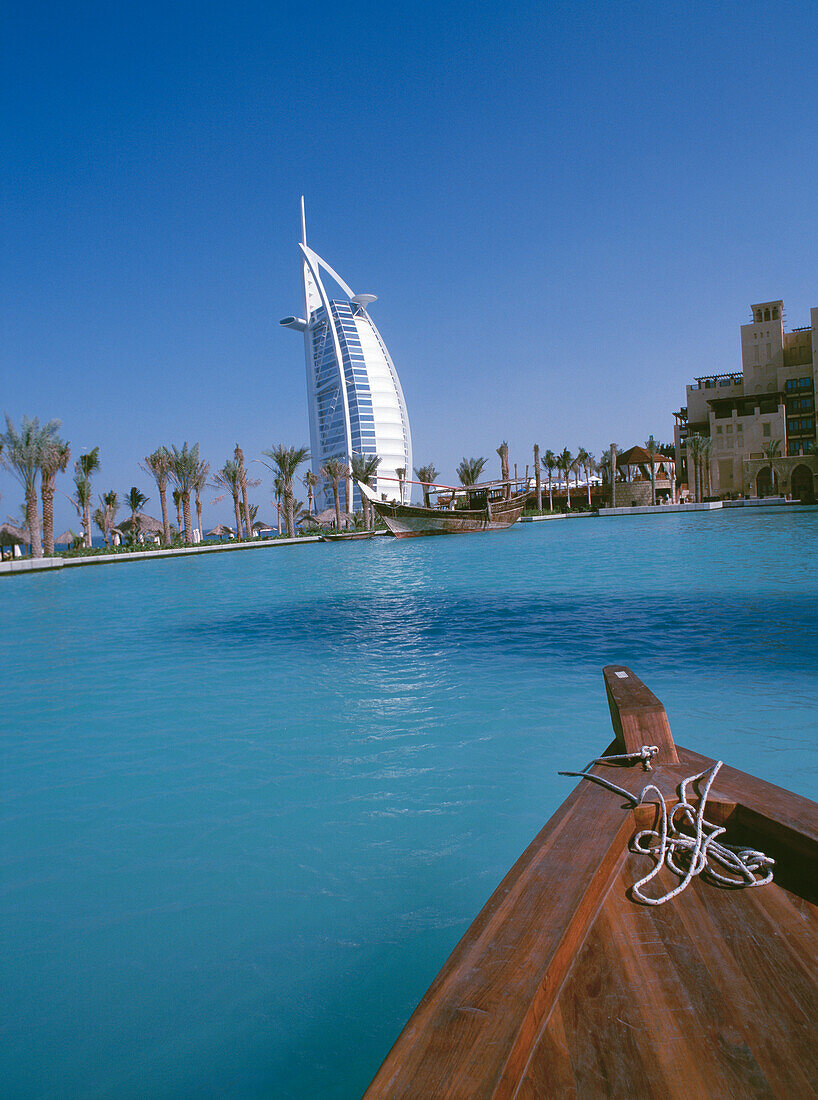 Boat heading towards Mina A'Salam and Burj Al Arab hotels, Mina A'Salam and Burj Al Arab hotels, Minat Jumeirah, Dubai