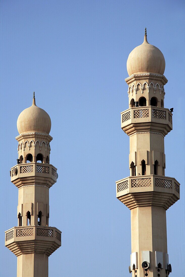 Bahrain, Manama, Abu Bakr al-Sadiq mosque, minarets