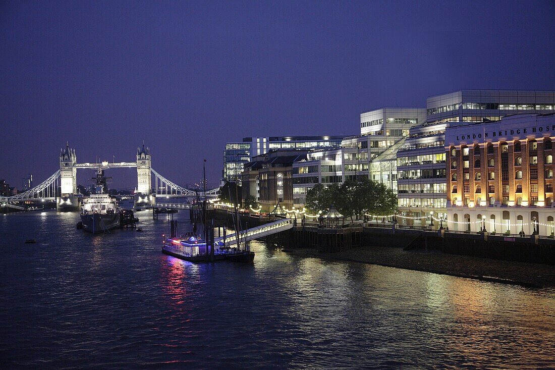 UK, Britain, England, London, Thames River, Tower Bridge