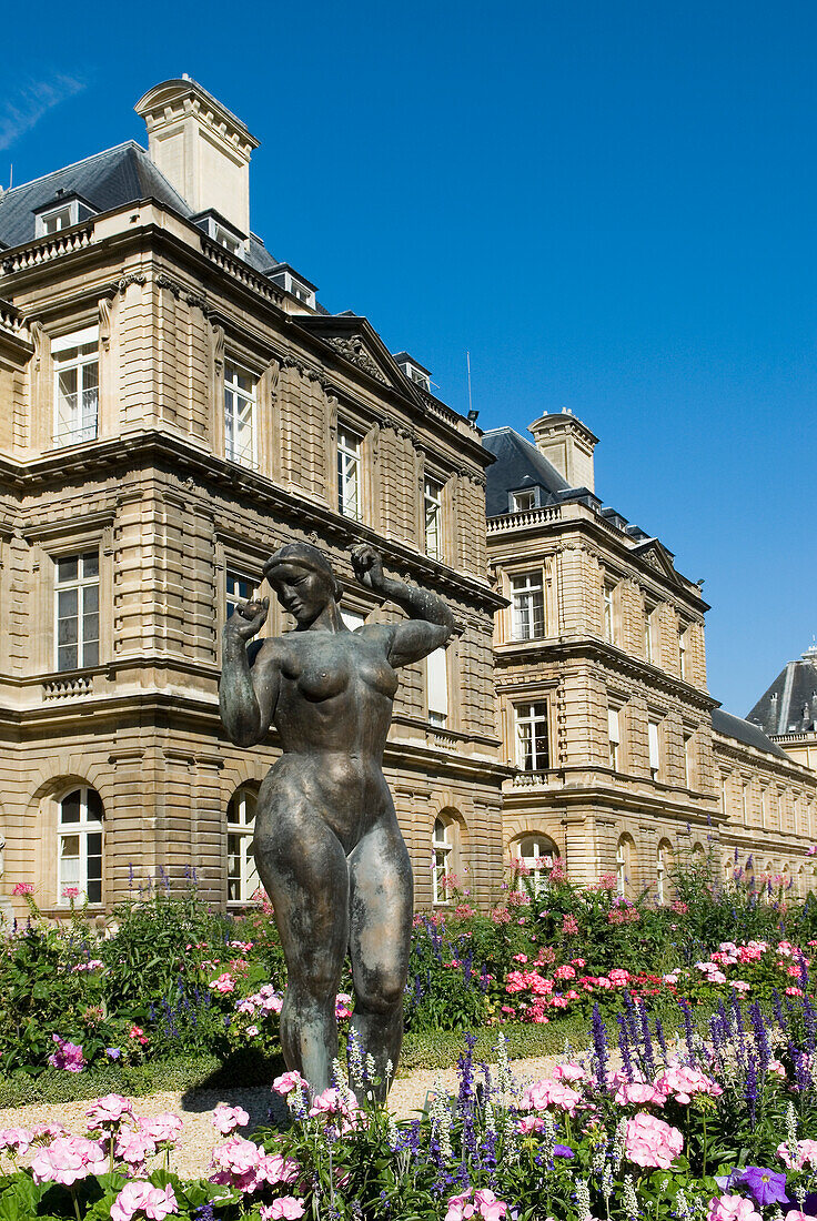 France, Paris, Palais du Luxembourg, garden