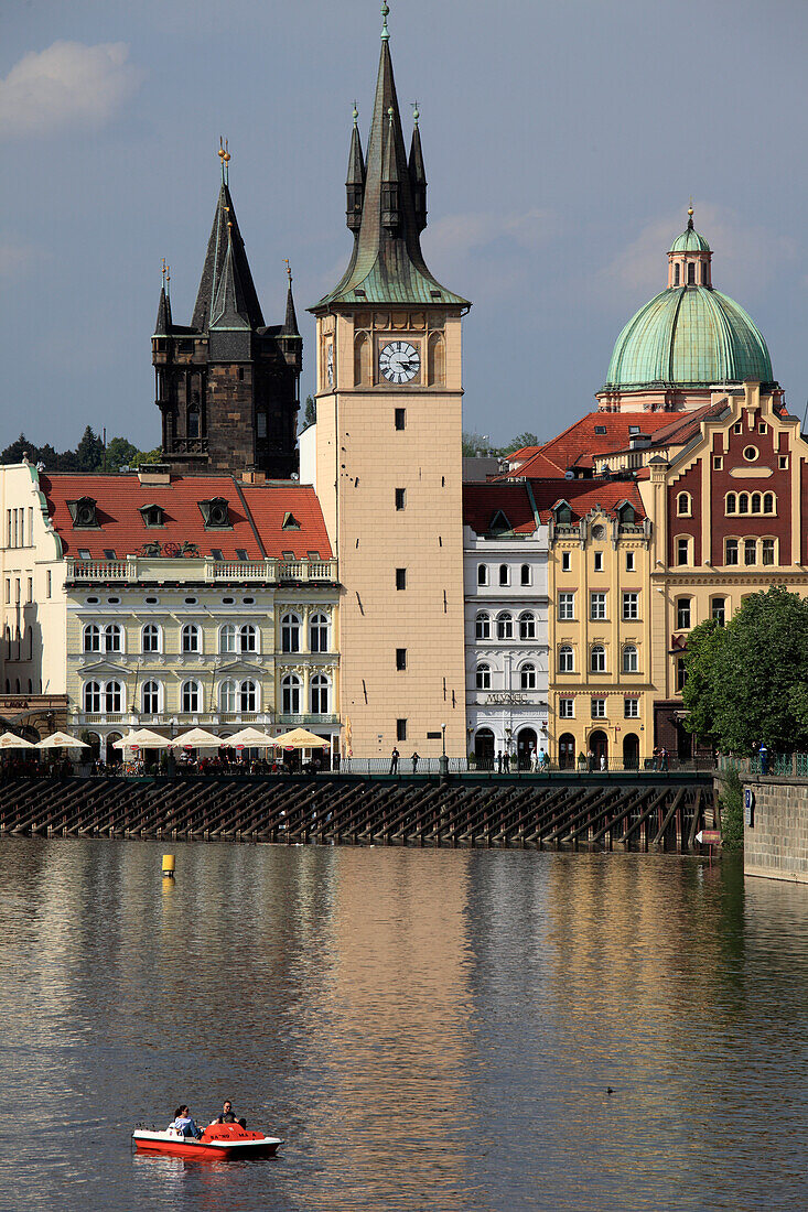 Czech Republic, Prague, Novotneho Lavka jetty, Smetana Museum, Vltava River