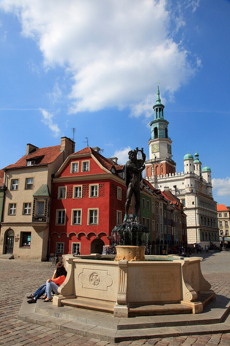 Poland, Poznan, Old Market Square, Town Hall, fountain