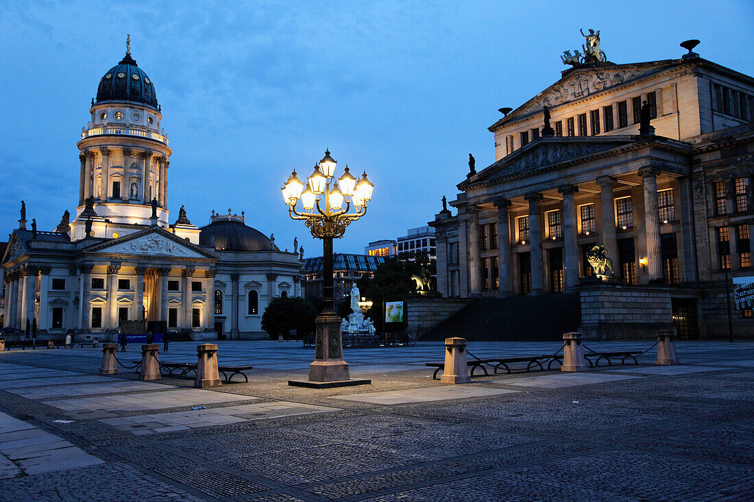 Germany, Berlin, Gendarmenmarkt, Deutscher Dom, Schauspielhaus