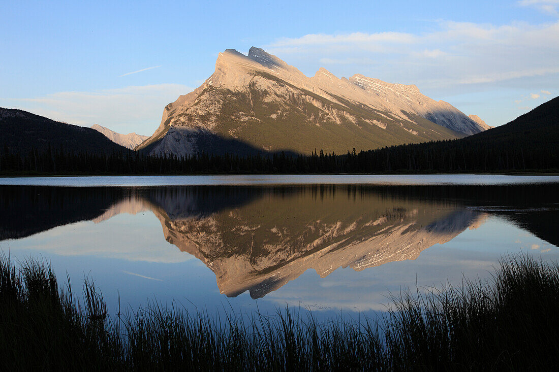 Canada, Alberta, Banff National Park, Vermilion Lake, Mount Rundle