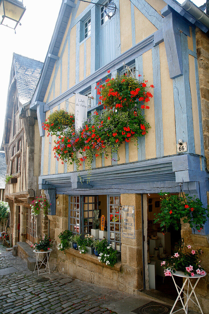 France, Brittany, Cote d'Armor, Dinan (Rance valley), medieval city, Petit fort street