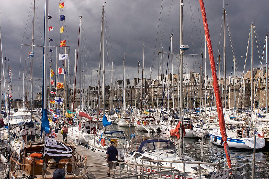 France, Brittany, Saint Malo, harbour