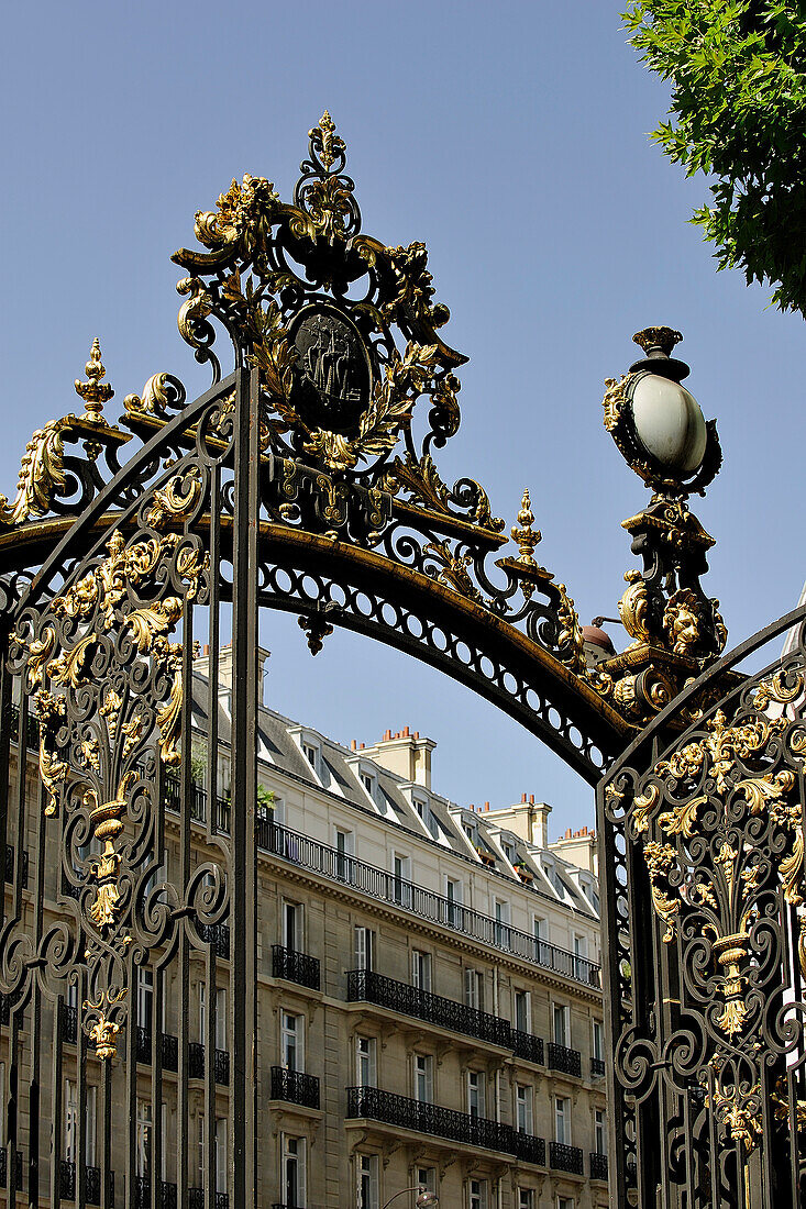 France, Paris, Monceau park, entrance gate