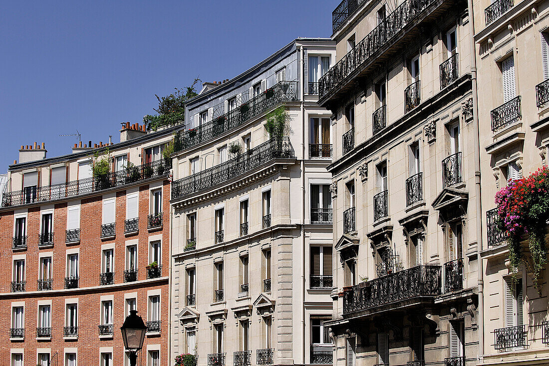 France, Paris, Montmartre, building façades