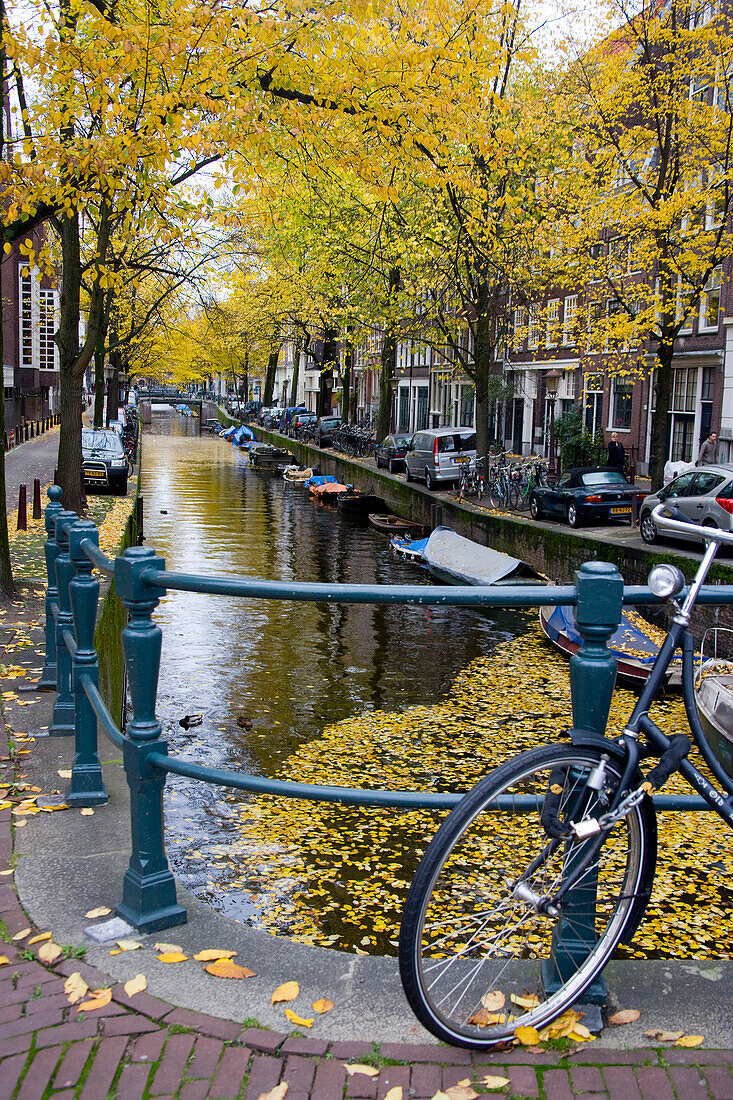 Bicycle in the downtown of Amsterdam, Amsterdam, Netherlands