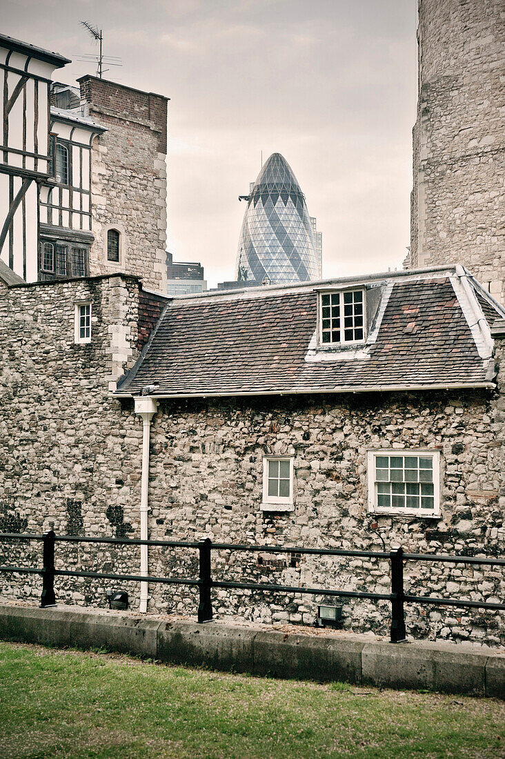 Tower of London and Swiss RE, City of London, England, UK