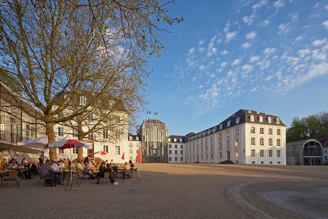 Schloß und Schloßplatz, Saarbrücken, Saarland, Deutschland, Europa