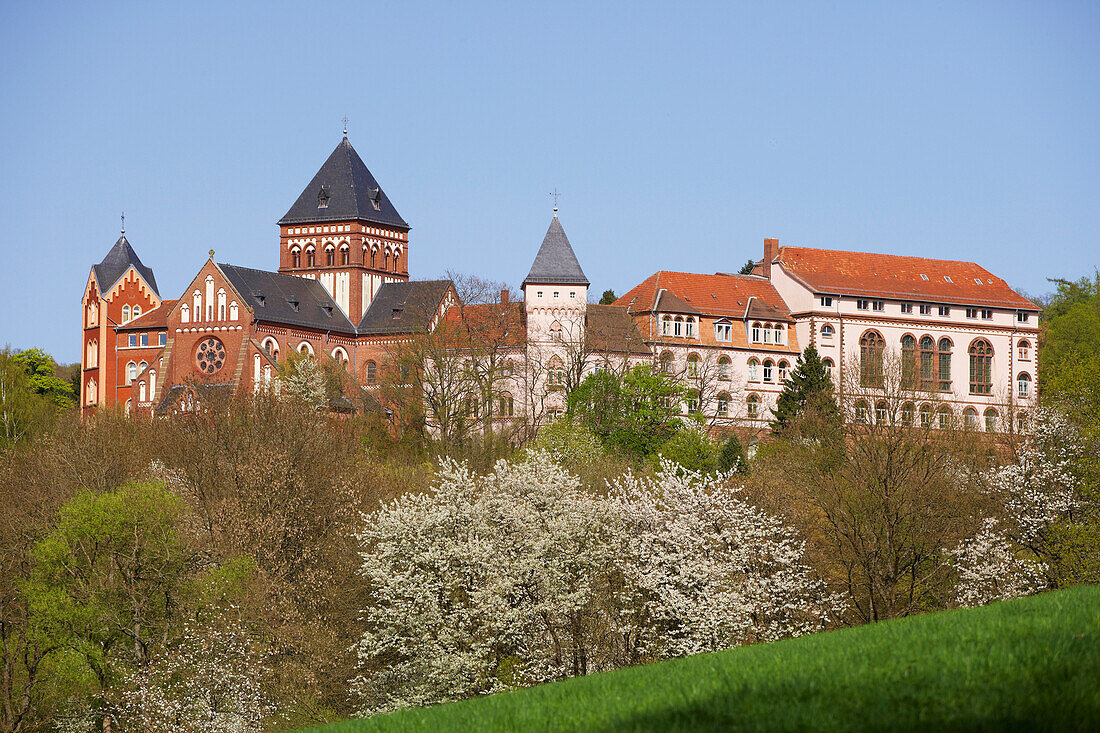 Missionshaus der Steyler Mission im Frühling, St. Wendel, Saarland, Deutschland, Europa