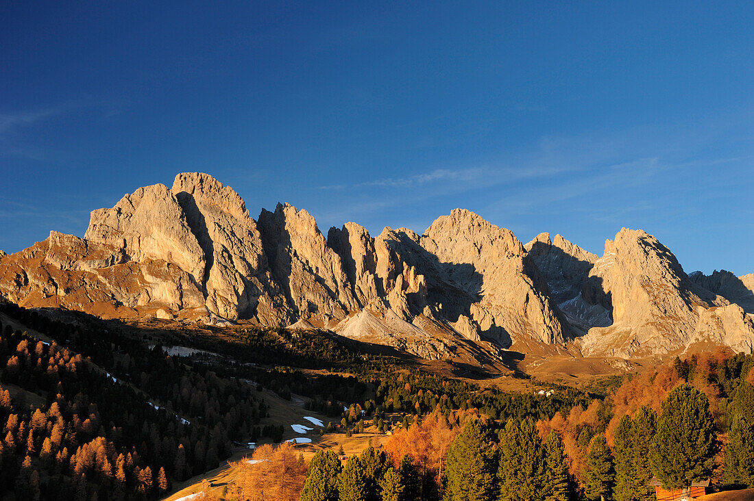 Geisler range with Sass Rigais in the sunlight, valley of Groeden, Dolomites, UNESCO World Heritage Site Dolomites, South Tyrol, Italy, Europe