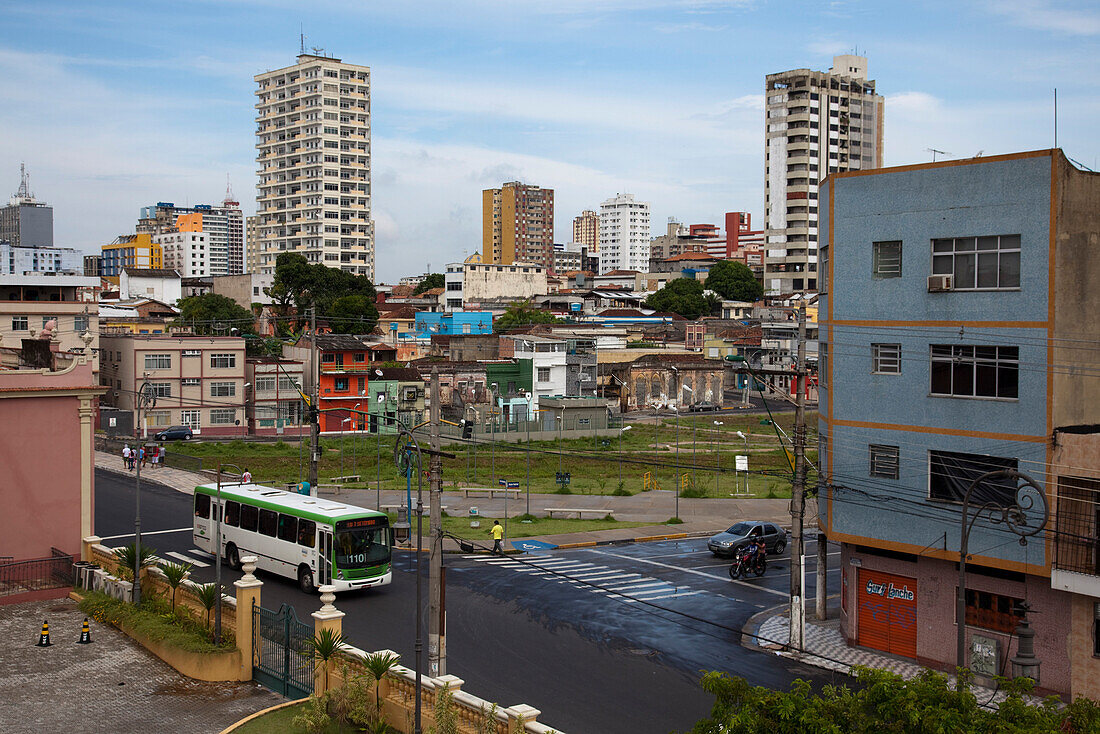 Häuser und Straße, Manaus, Amazonas, Brasilien, Südamerika