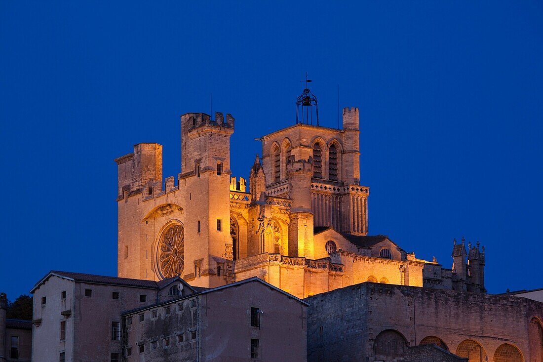 France, Languedoc-Roussillon, Herault Department, Beziers, Cathedrale St-Nazaire cathedral, dusk