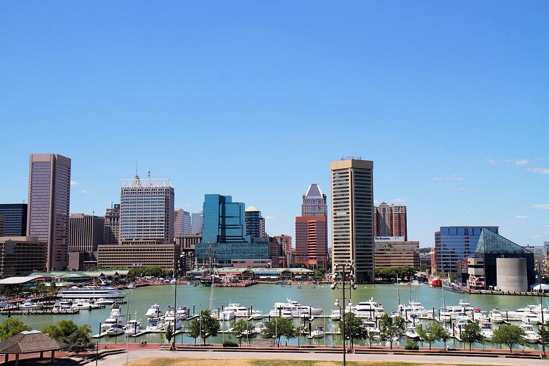 Maryland, Baltimore, Federal Hill Park, Inner Harbor, Patapsco River, port, waterfront, skyline, office building, marina, boat, view